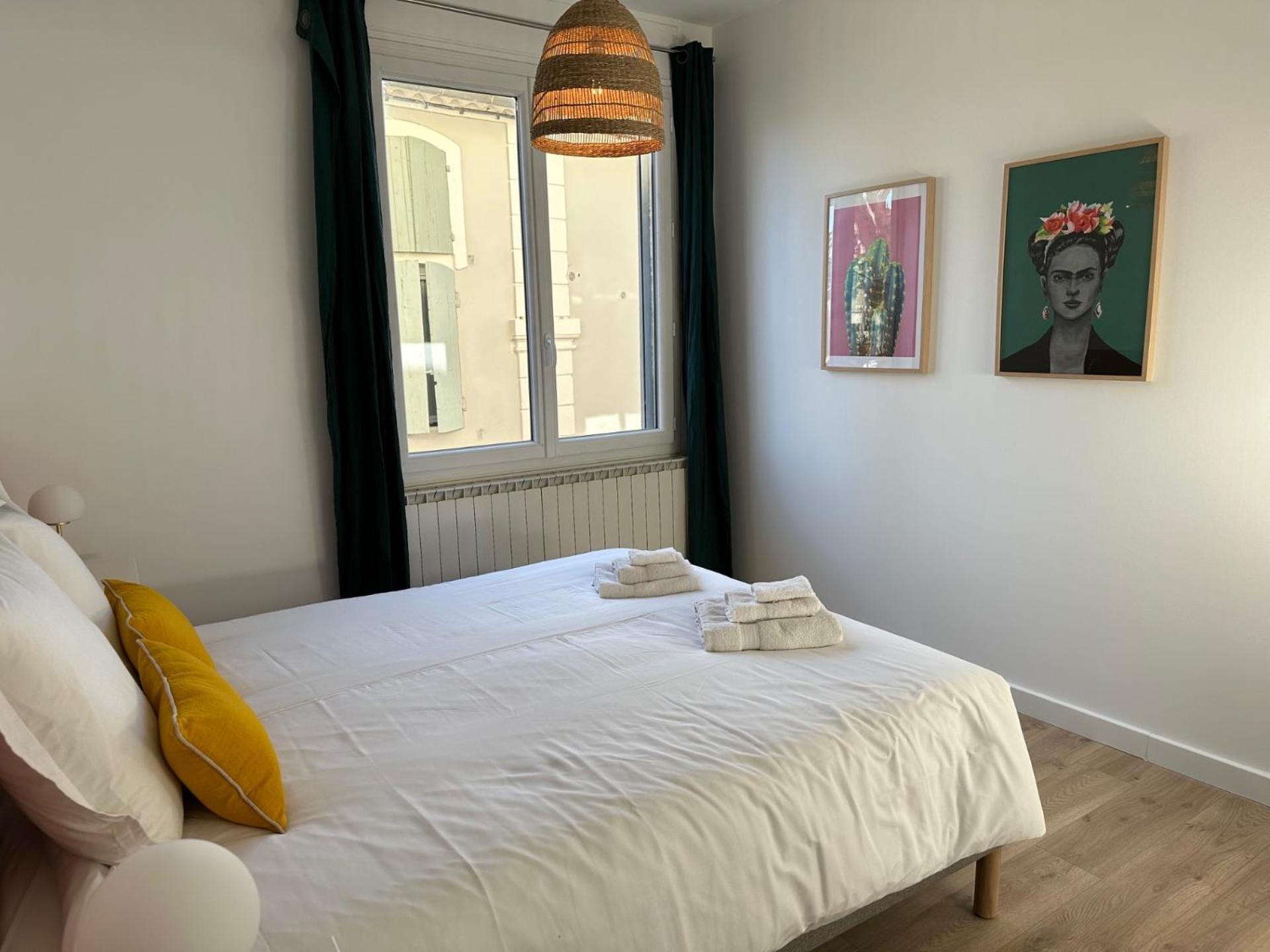 Charmant Appartement 3 Chambres Et Terrasse Eyragues Zewnętrze zdjęcie